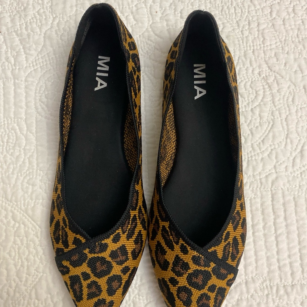 NWOB TRENDING MIA Women’s Leopard Print Knit  Comfort Foam Ballet Flats Sz 10